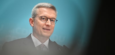 „Ausbau steht auf dem Spiel“: So spaltet Digitalminister Wildberger die Telekom-Branche